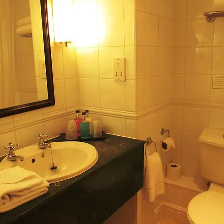 Hotel Redwood Long Ashton