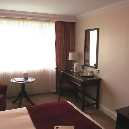Hotel Redwood Long Ashton